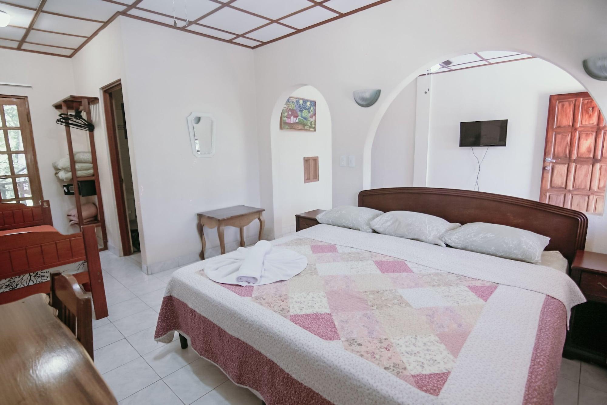 Hotel Tres Banderas Manuel Antonio Kültér fotó