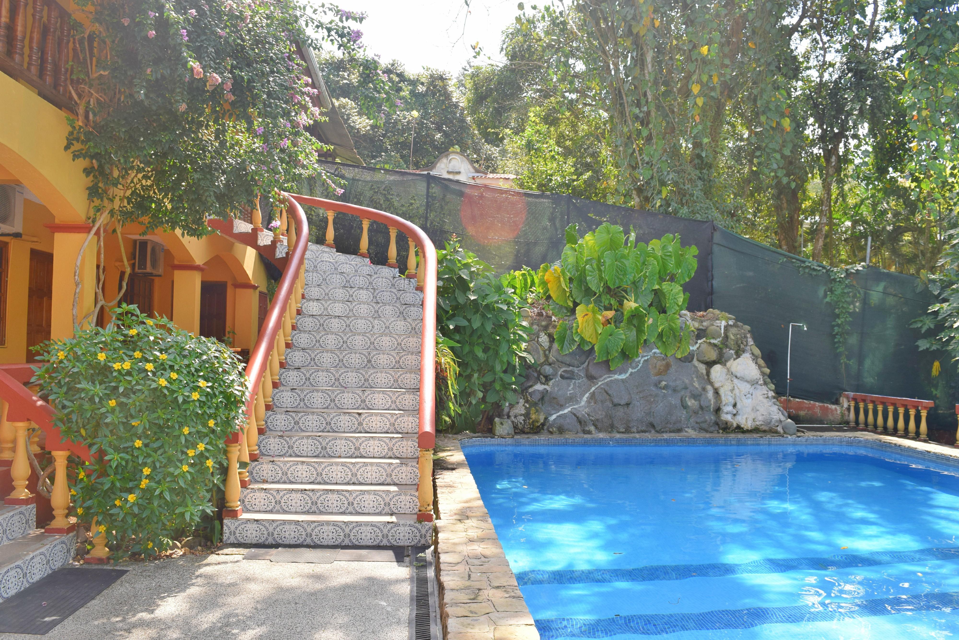 Hotel Tres Banderas Manuel Antonio Kültér fotó