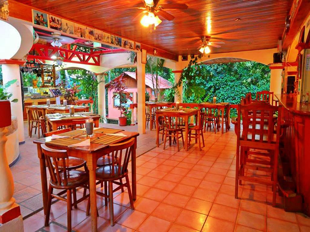 Hotel Tres Banderas Manuel Antonio Kültér fotó